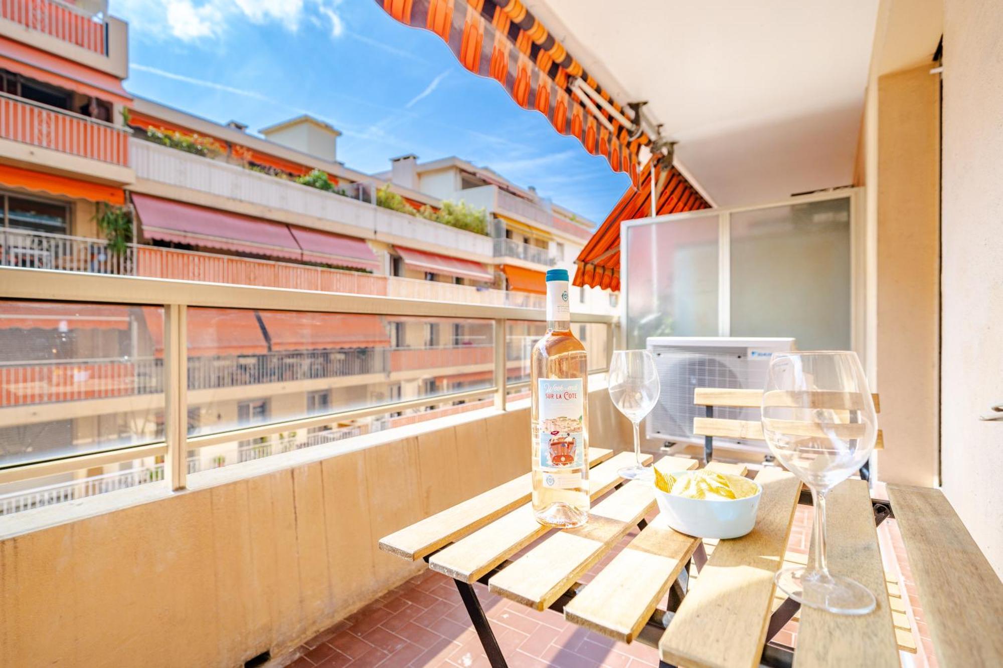 Near Old Town And Apartment Fully Renovated Nice Buitenkant foto
